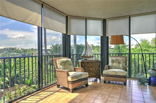 Building Photo - 9612 Riverside Dr