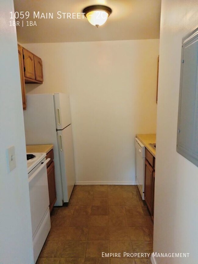 Building Photo - 2nd Floor: 1 Bedroom / 1 Bathroom Apartmen...