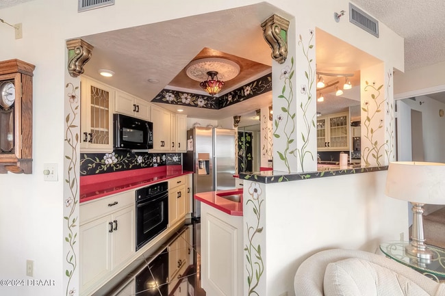 Building Photo - 1 Oceans West Blvd