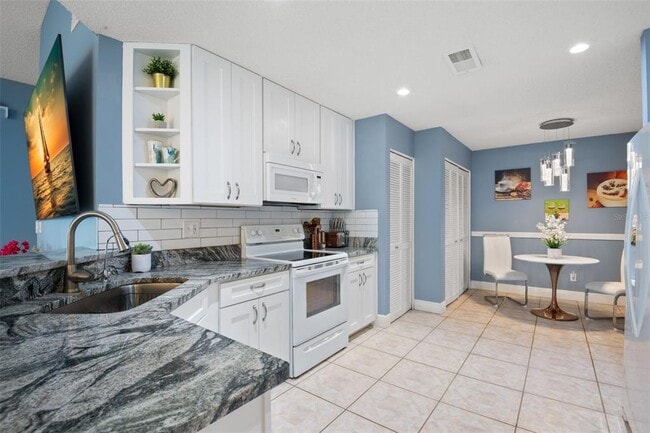 Building Photo - 713 Manchester Woods Dr