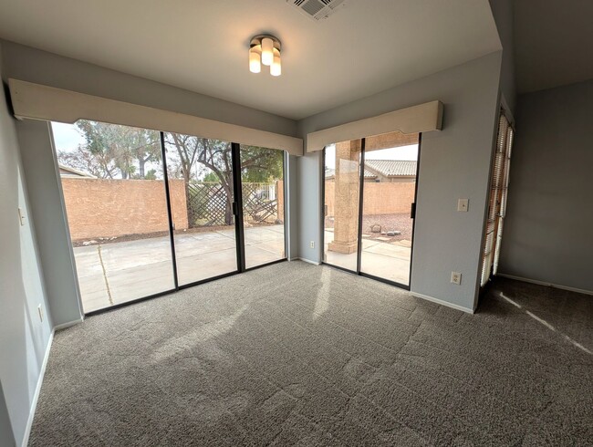 Building Photo - 3 Bedroom Patio Home in Joshua Village Nea...