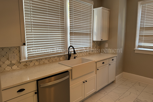 Building Photo - 2BR/1BA Home in Carolina Place!  $1,825/mo...