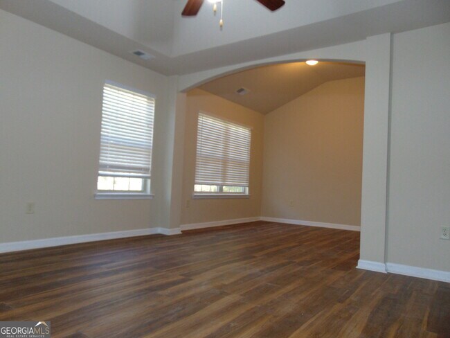 Building Photo - 1320 Napa Valley Dr SW