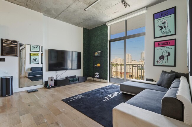 Building Photo - 2100 Van Buren St