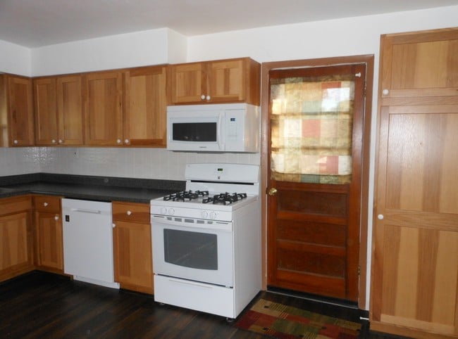 Building Photo - 1200 State St