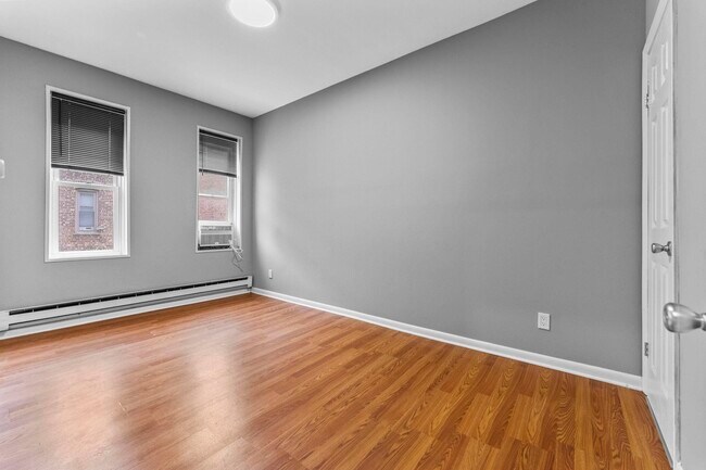 Building Photo - 248 Clendenny Ave