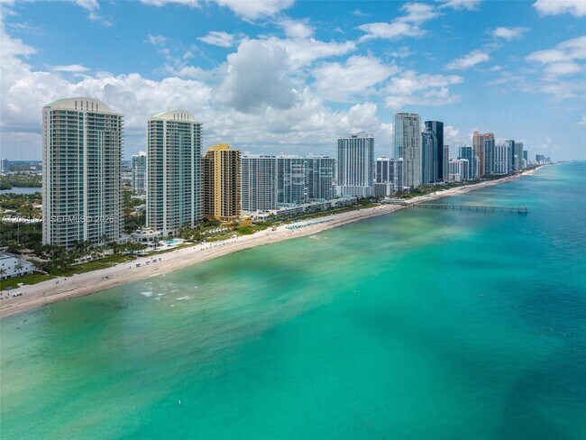 Building Photo - 16051 Collins Ave