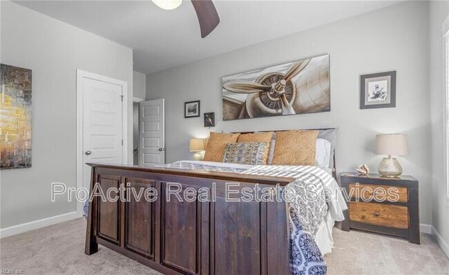 Building Photo - 9531 6th Bay St