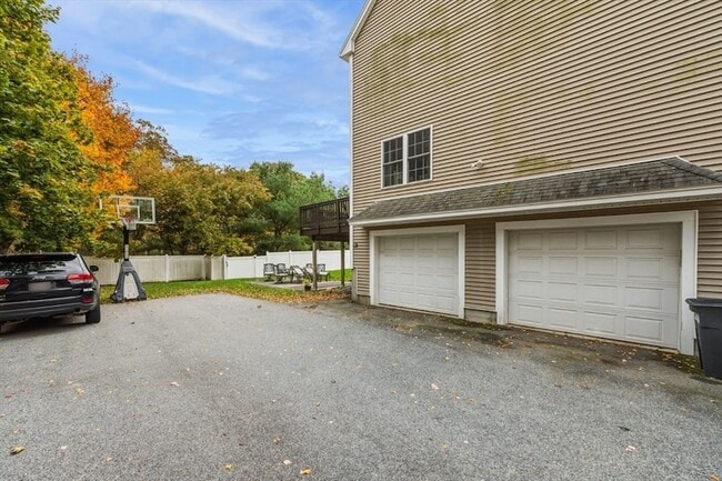 Building Photo - 3 Gordon Rd