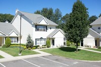 Building Photo - 503 Centre Ct