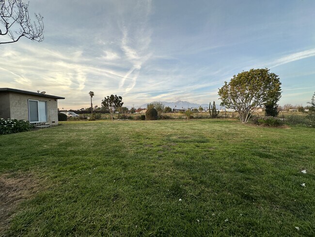 Building Photo - 13051 Baker Ave