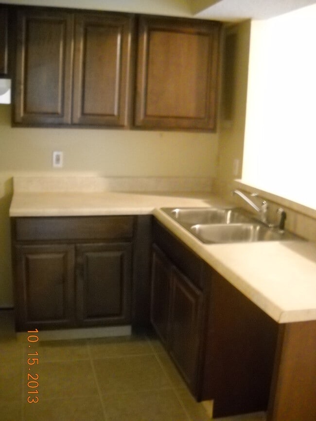 Building Photo - $1250 - 3/2/1 - Collins Road near the Base.