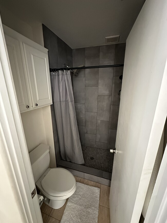 Building Photo - 5726 La Jolla Blvd