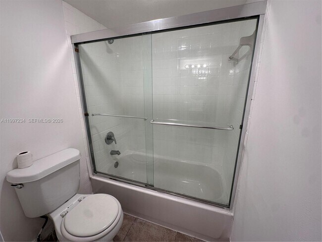 Building Photo - 4848 NW 24th Ct