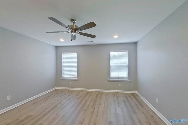 Building Photo - 395 Angela St