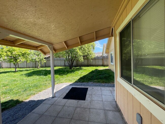 Building Photo - Beautiful and Spacious Pet-Friendly Home with 4 bedrooms, 2 bathrooms