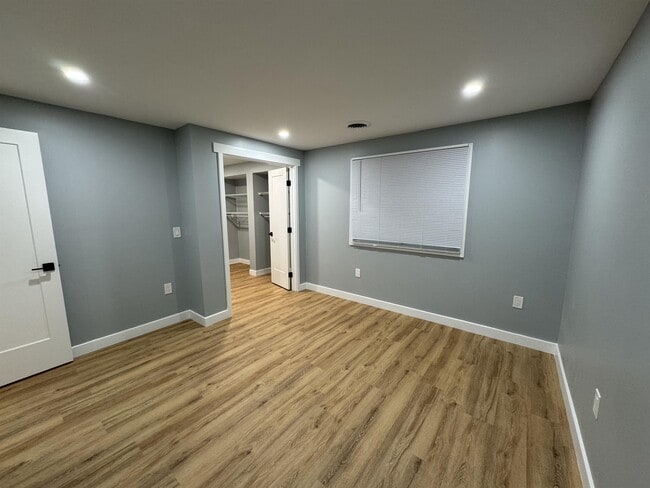 Building Photo - 62 Golden Rod Ln