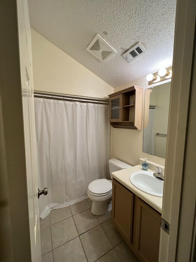 Building Photo - 116 Westlake Ct