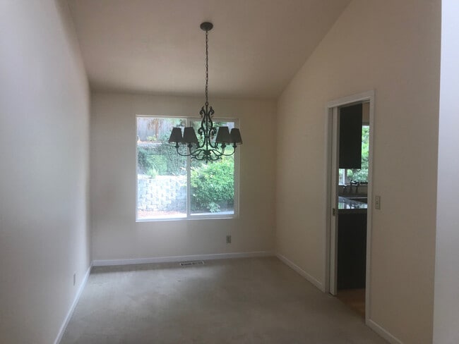 Building Photo - Great House for Rent