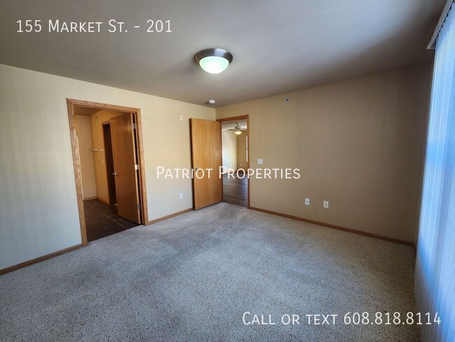 Building Photo - 2 BED / 2 BATH IN DOWNTOWN SUN PRAIRIE