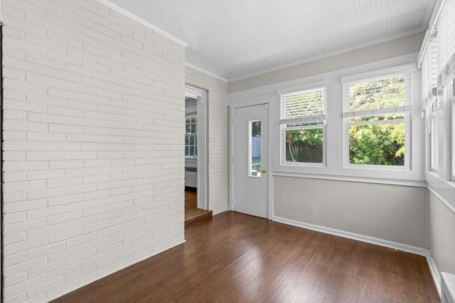 Building Photo - 3 Bed 3 Bath - Bethesda Colonial - Move-In...