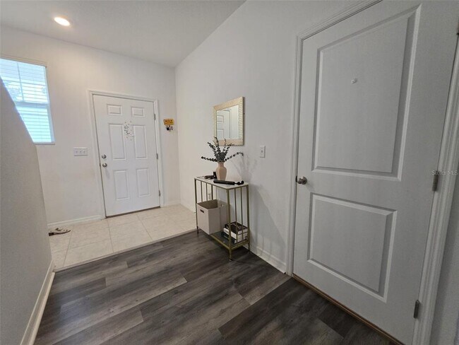 Building Photo - 469 Madison Dr