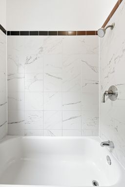 Building Photo - Charming 1-Bedroom Apartment in Desirable ...