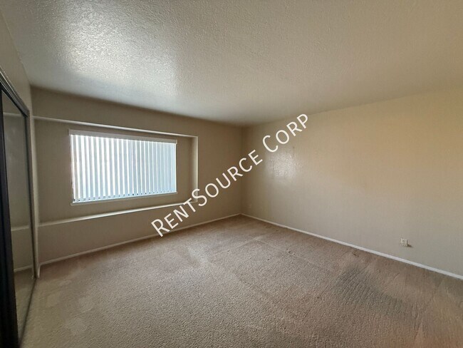 Building Photo - 44861 Laszlo St