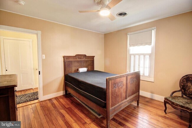 Building Photo - 44 Fulton Ave