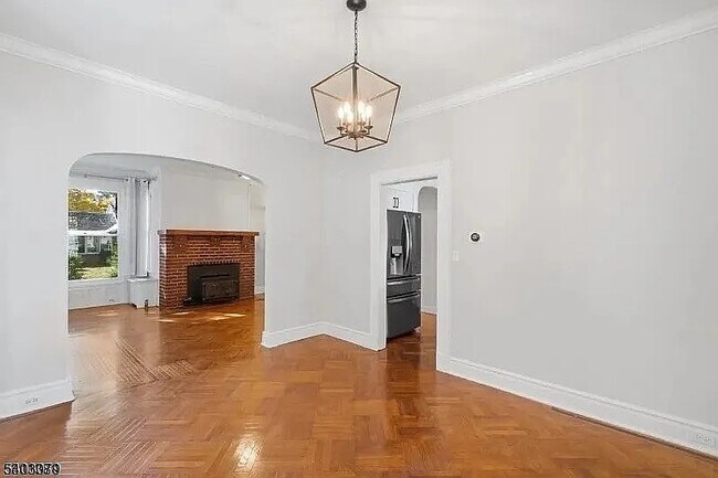 Building Photo - 510 Center St