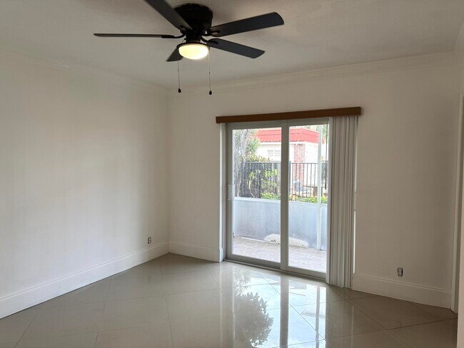 Building Photo - 4500 N Flagler Dr