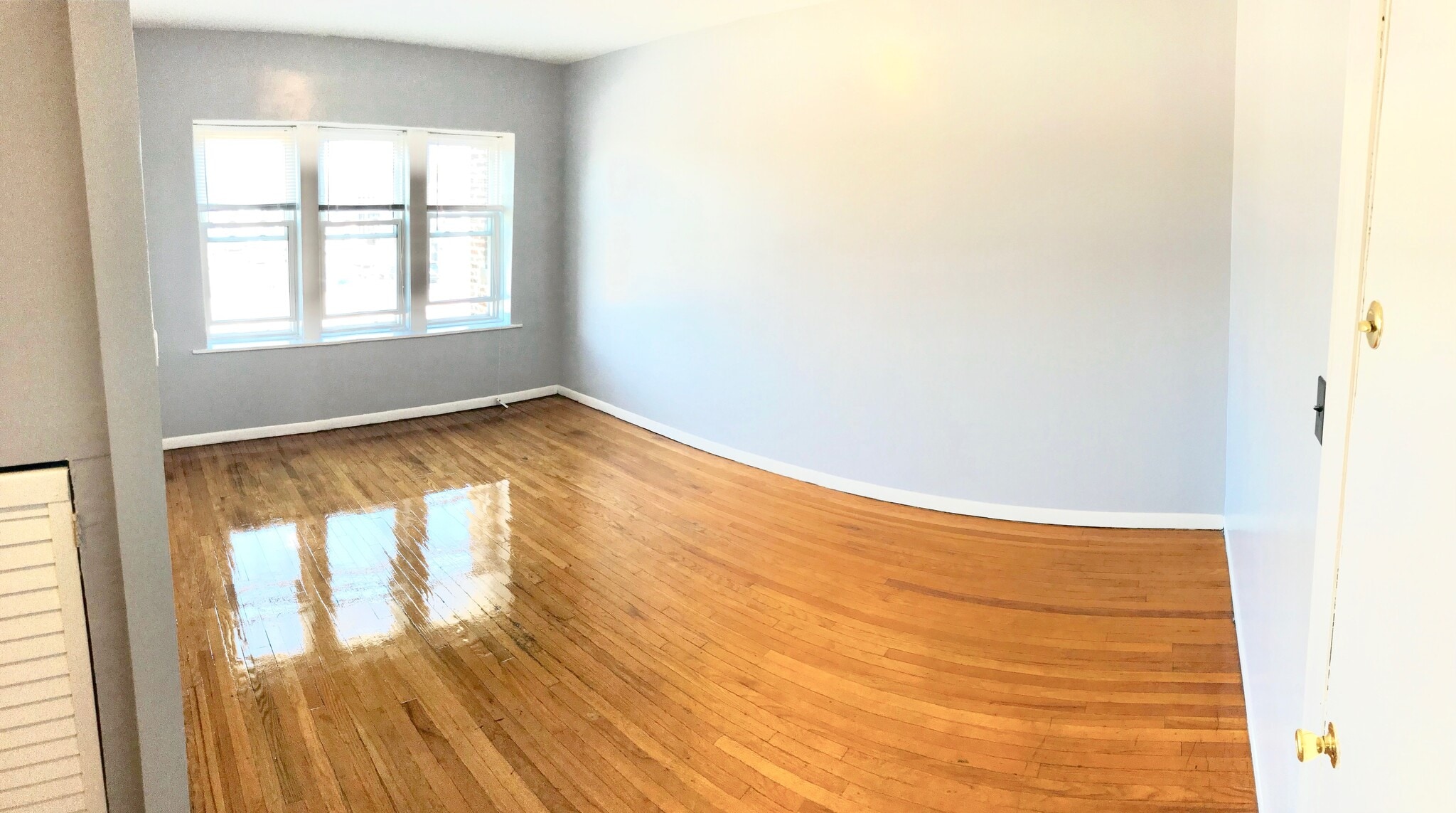 Building Photo - 4355 S Sawyer Ave