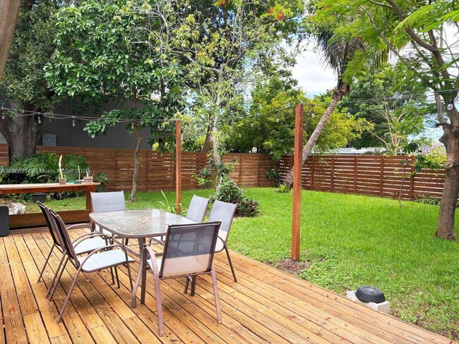 Primary Photo - 3330 Liberty St