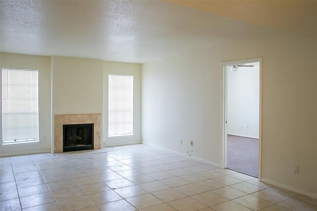 Building Photo - 6606 De Moss Dr