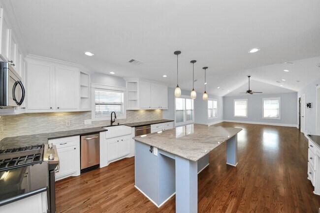 Building Photo - 509 Vincent St