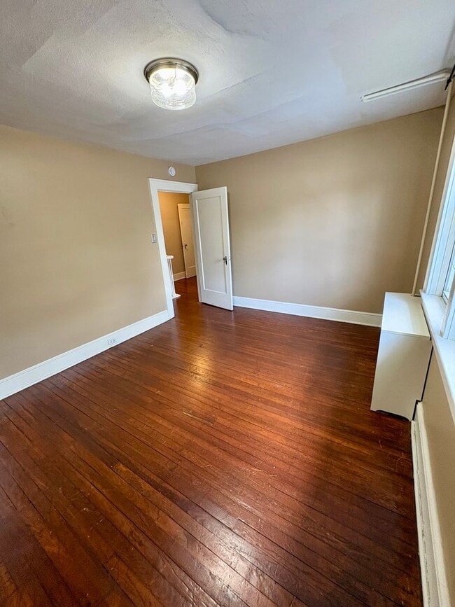 Building Photo - 4 Bedroom 1.5 Bath in Suburban SD- Large Yard/Deck and Garage