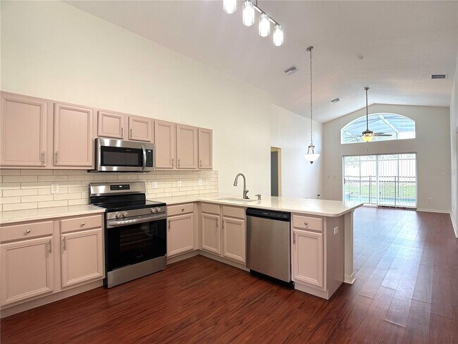 Building Photo - 538 Solana Cir