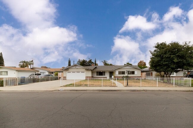 Primary Photo - 3825 Bianchi Way