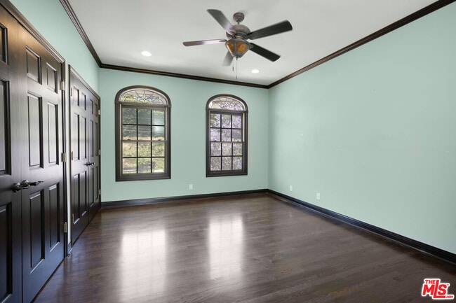 Building Photo - 1036 El Medio Ave