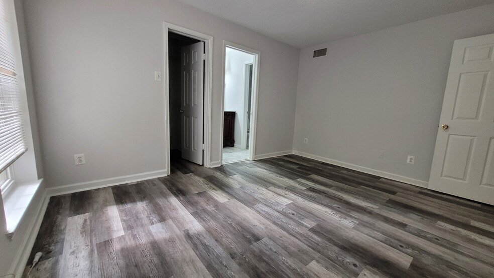 Master Bedroom - 1509 Lincoln Way