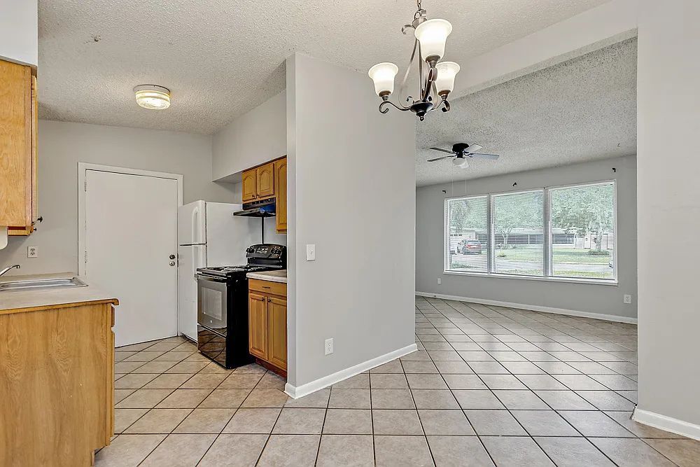 Building Photo - 1938 Monteau Drive