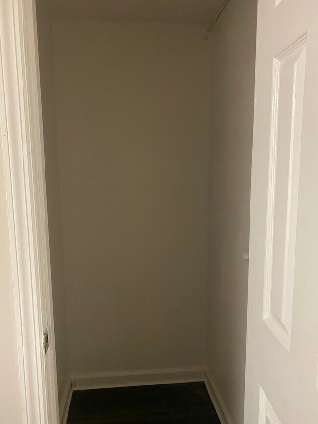 Building Photo - 6 13th St