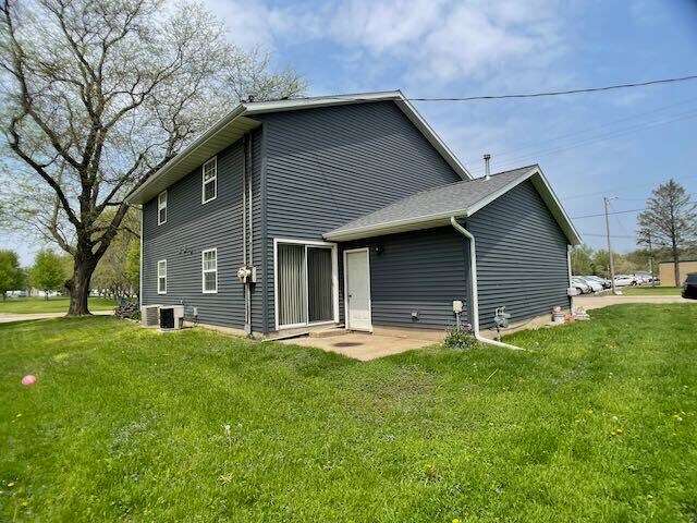 Building Photo - Duplex in Bartonville