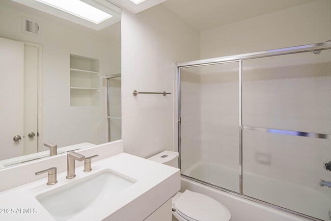 Building Photo - 4850 E Desert Cove Ave