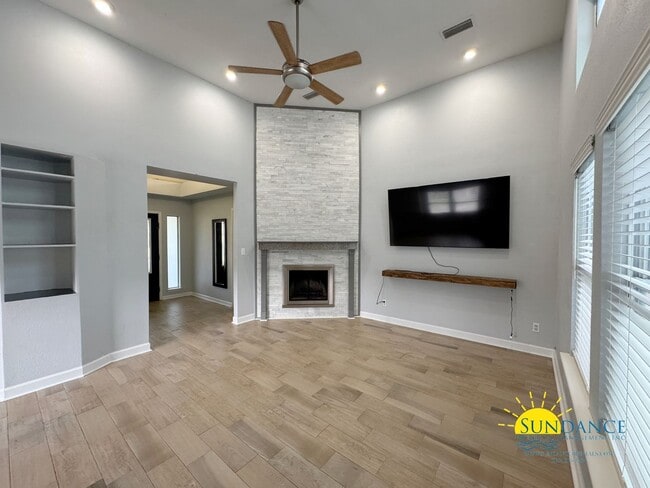 Building Photo - 3-Bedroom Home in Destin with Solar Power ...