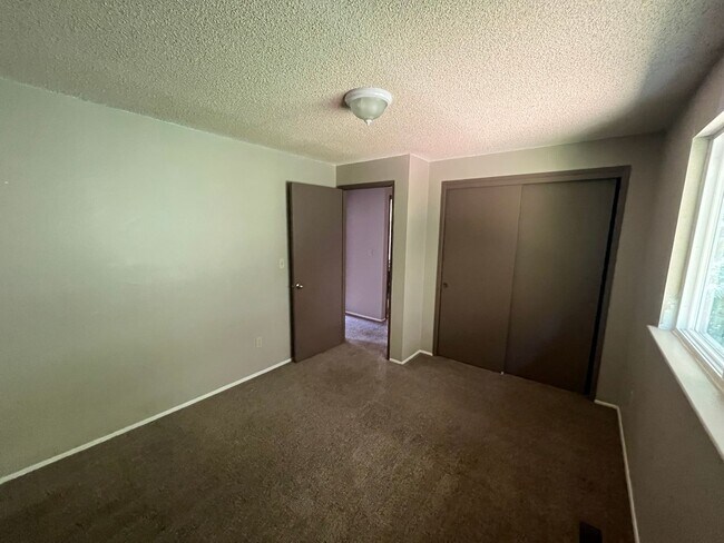 Building Photo - 11080 N Skagit St
