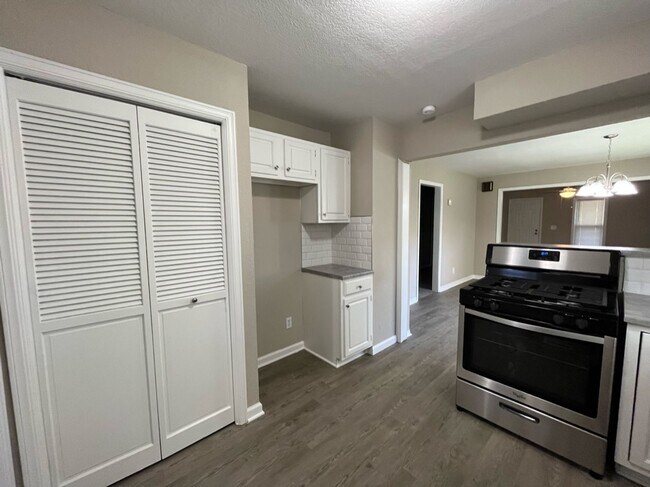 Building Photo - Coming soon! Comfort, Convenience, and Charm – All in This 2 Bedroom Home!