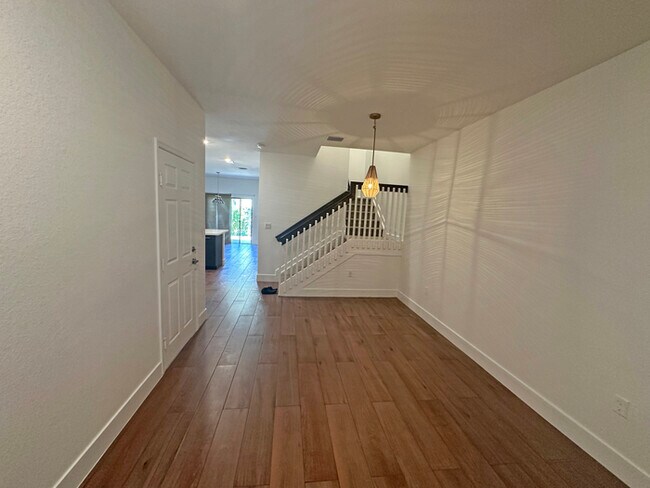 Building Photo - Stylish 3-Bedroom Home with Pool, Garage &...