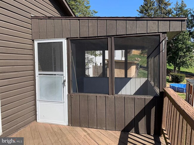 Building Photo - 7007 Edgemont Rd