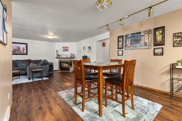 Building Photo - 510 E Peter Ln